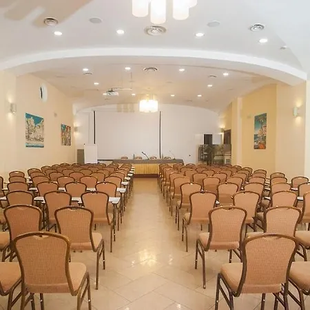 Le Cheminée Business 4*