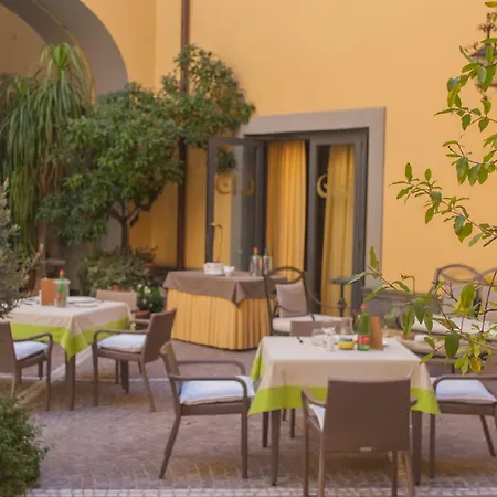 Le Cheminée Business 4*