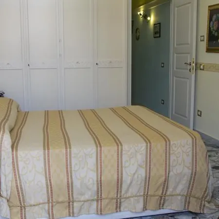 Art Santa Brigida Bed & Breakfast 3*