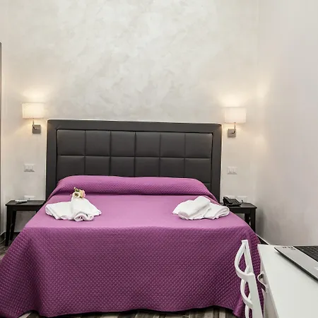 Couette-café Garibaldi Square Naples