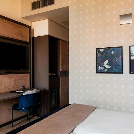Amadomus Luxury Hotel Napoli