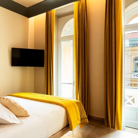 Amadomus Luxury 4* Napoli