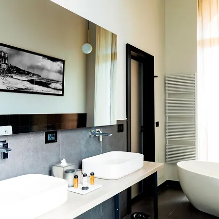 Amadomus Luxury Hotel Napoli