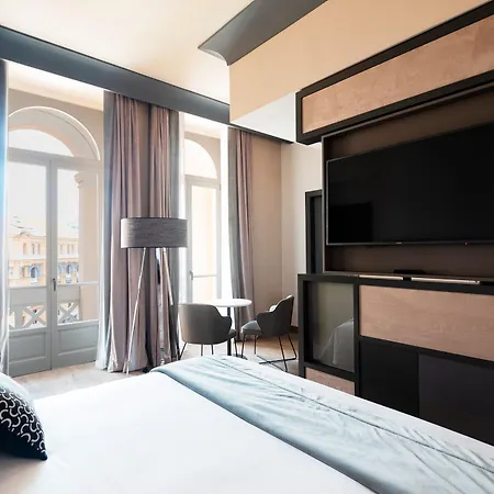 Amadomus Luxury 4*