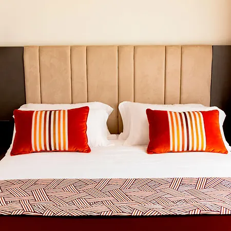 Amadomus Luxury Hotel 4*
