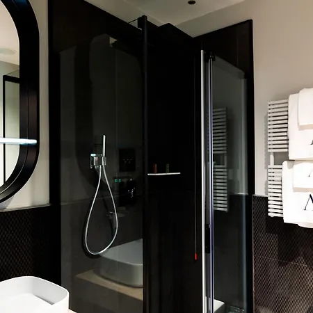 Amadomus Luxury Hotel 4*
