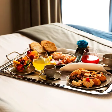 Amadomus Luxury 4* Napoli