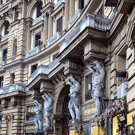 Amadomus Luxury 4*