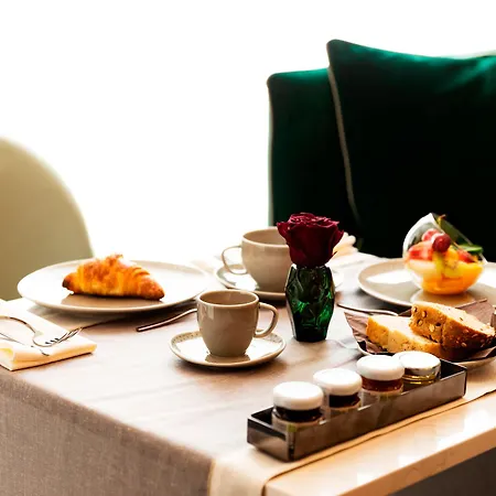 Amadomus Luxury 4*