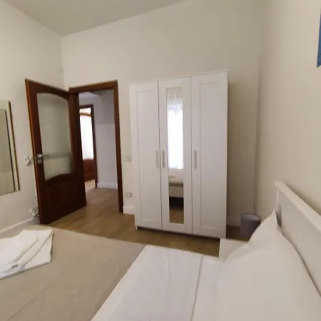 Casa Lalla Vomero Appartamento *