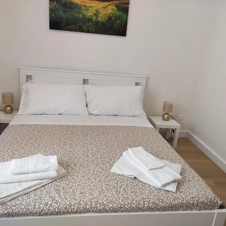 Casa Lalla Vomero Appartamento *