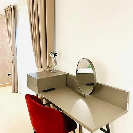 Couette-café Royal House Naples