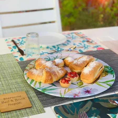 Alojamento de Acomodação e Pequeno-almoço Starnone Bed&book *