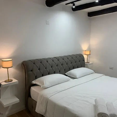 House Vico Lungo A Toledo Alojamento de Acomodação e Pequeno-almoço