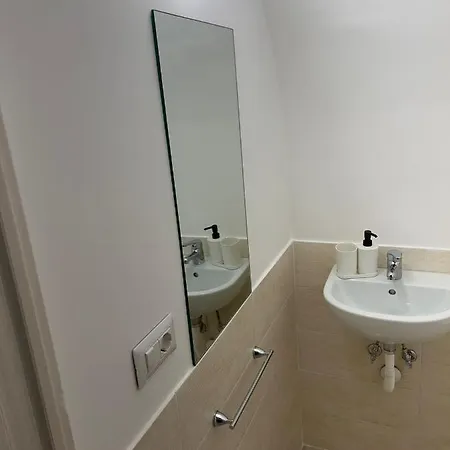 Casetta Floriana 2 *