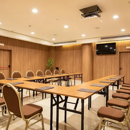 Gold Tower Lifestyle Otel 4*