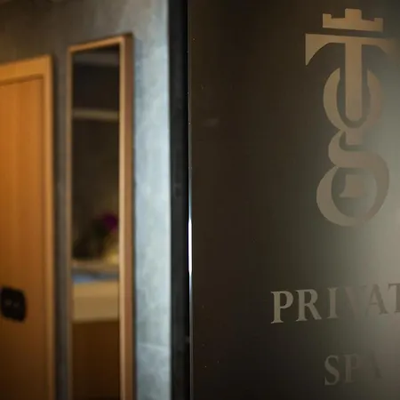 Gold Tower Lifestyle Otel Napoli