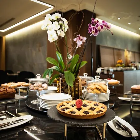 Gold Tower Lifestyle 4*