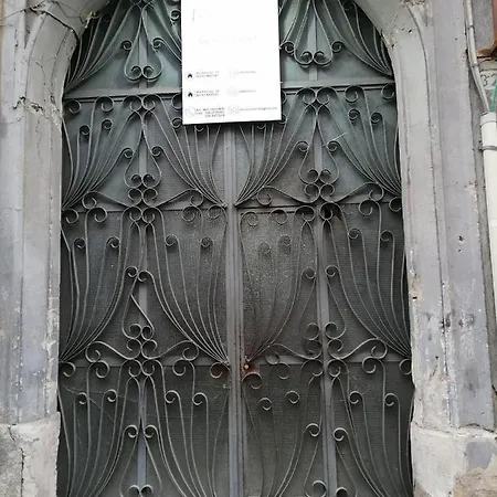 Sahary Ostello Napoli