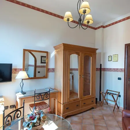 Hotel Pinto-storey 3*