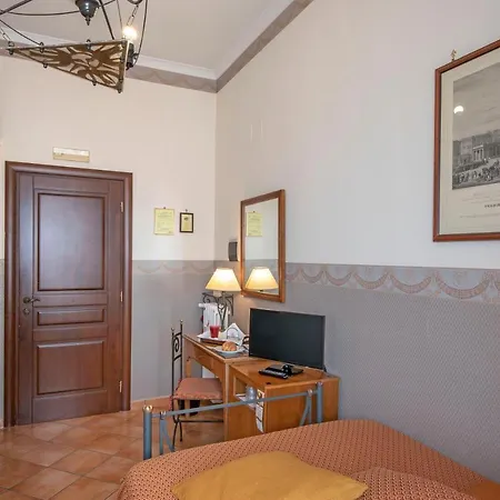 Hotel Pinto-storey