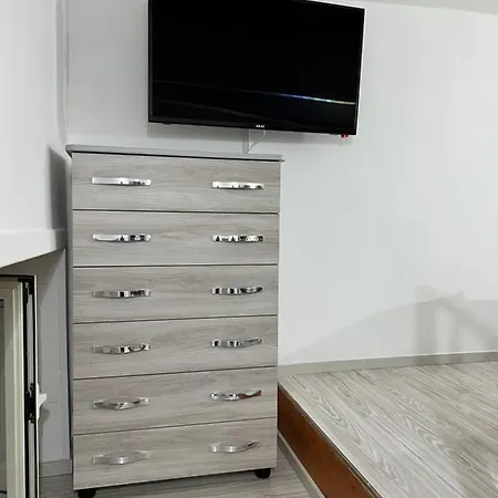 Age Chiaia Apartament