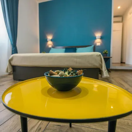 Hub Ferroviario - 12 Posti Letto Per Il Tuo Gruppo A Con Wifi E Netflix Frühstückspension *