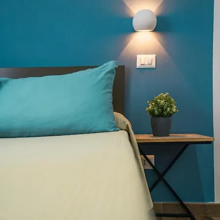 Hub Ferroviario - 12 Posti Letto Per Il Tuo Gruppo A Con Wifi E Netflix Neapel