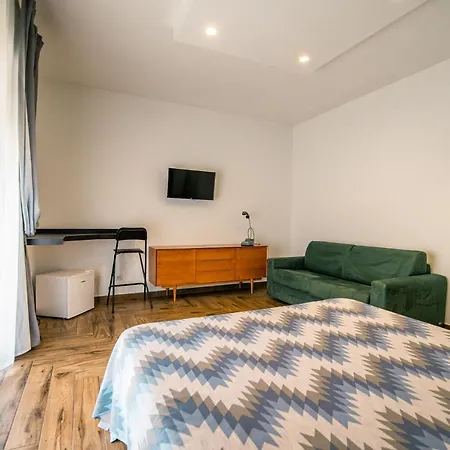 Hub Ferroviario - 12 Posti Letto Per Il Tuo Gruppo A Con Wifi E Netflix * Neapel