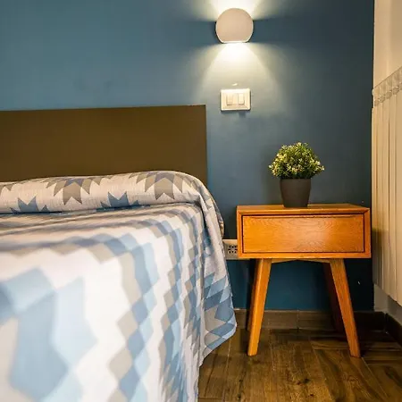 Hub Ferroviario - 12 Posti Letto Per Il Tuo Gruppo A Con Wifi E Netflix * Neapel