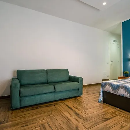 Hub Ferroviario - 12 Posti Letto Per Il Tuo Gruppo A Con Wifi E Netflix Neapel