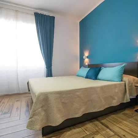 Hub Ferroviario - 12 Posti Letto Per Il Tuo Gruppo A Con Wifi E Netflix Frühstückspension *