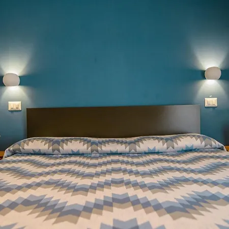 Hub Ferroviario - 12 Posti Letto Per Il Tuo Gruppo A Con Wifi E Netflix Frühstückspension