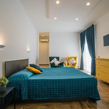 Frühstückspension Hub Ferroviario - 12 Posti Letto Per Il Tuo Gruppo A Con Wifi E Netflix Neapel