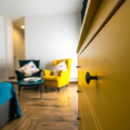 Hub Ferroviario - 12 Posti Letto Per Il Tuo Gruppo A Con Wifi E Netflix * Neapel