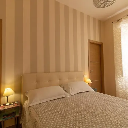 Domus Campanile Apartment
