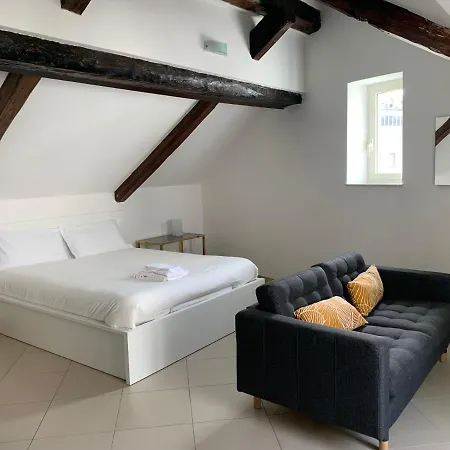 Folle Citta Bed & Breakfast Naples