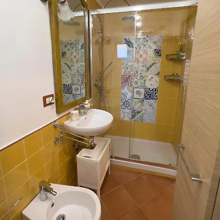 Giallo Napoli *