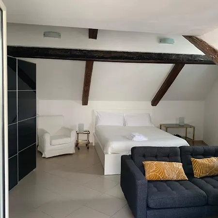 Folle Citta Bed & Breakfast Naples