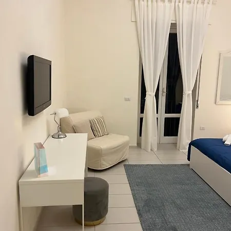 Sistershouse Nápoly