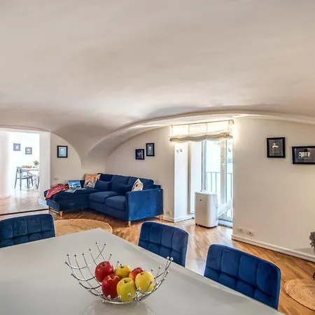 Pignatelli Apartment *