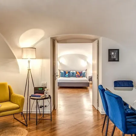 Pignatelli Apartment *