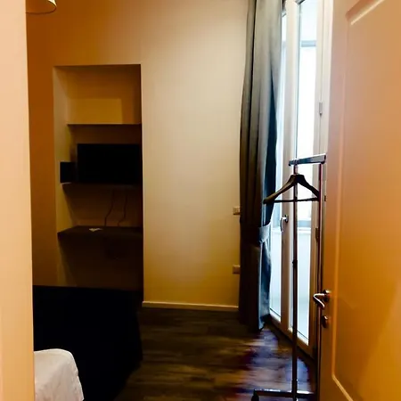 Ausonia 2* Nápoles