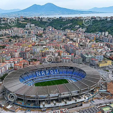 Nove & Dieci Nuovo. Zona Stadio, Uni, Mostra