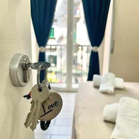 Valentine's House לינה וארוחת בוקר נאפולי