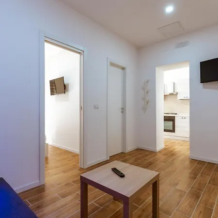 Apart Otel House - In *