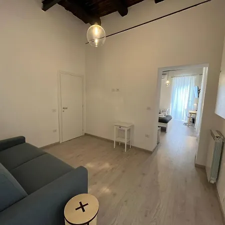 Donna Luisa A Santa Chiara Bed & Breakfast *
