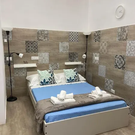 Airys - House Bed & Breakfast *