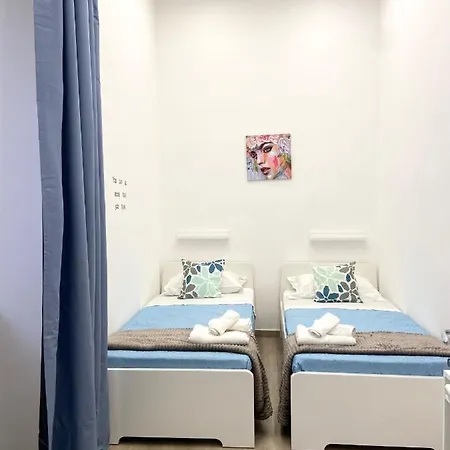 Bed & Breakfast Airys - House