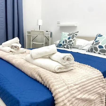 Airys - House Bed & Breakfast